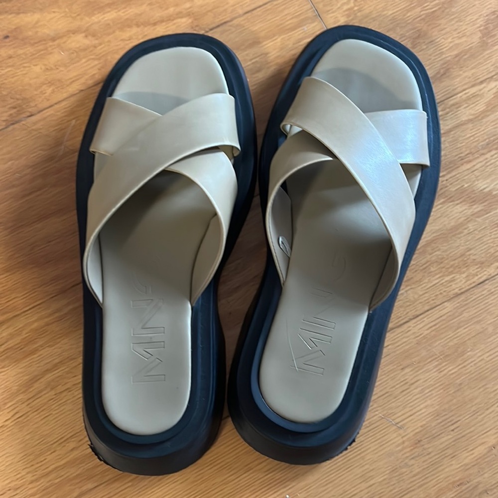 Leather sandal